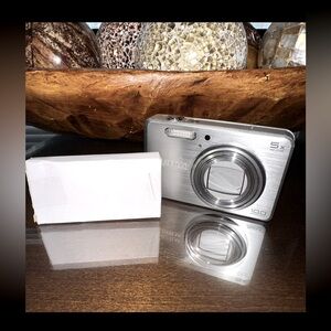 ***SOLD*** FinePix J150 10MP Digital Camera with 5x Optical Zoom (Silver)